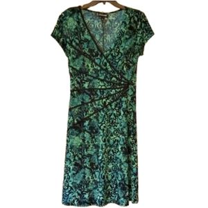 Connected Womans Short Sleeve Green Floral Dress Size 10